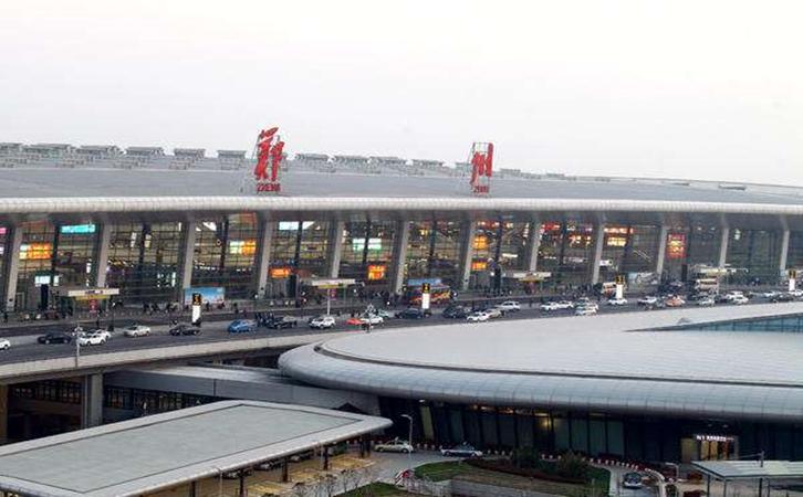 空運(yùn)鄭州機(jī)場(chǎng)